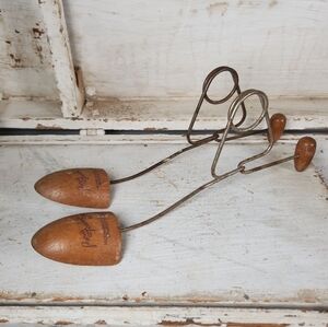 Vintage 1930s Paris Fashion Shoes Wood Shoe Form- Antique Wire Shoe Tree